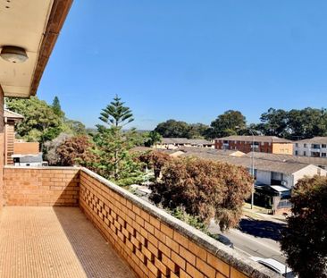 Fully Renovated Unit - Photo 3