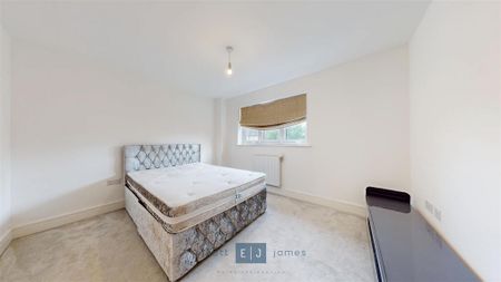 6 bedroom detached house to rent - Photo 4