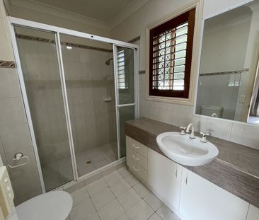 STUNNING FAMILY HOME ! - Photo 6