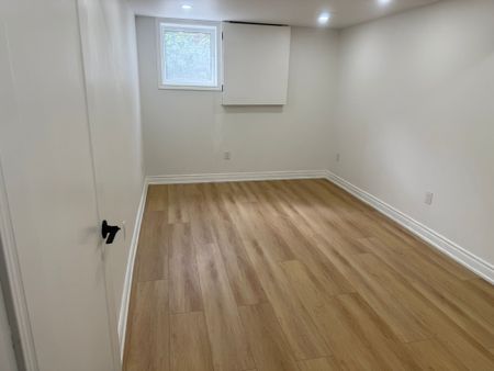 For Lease - 2593 Widemarr Road Unit# Bsmt, Mississauga, Ontario - Photo 3