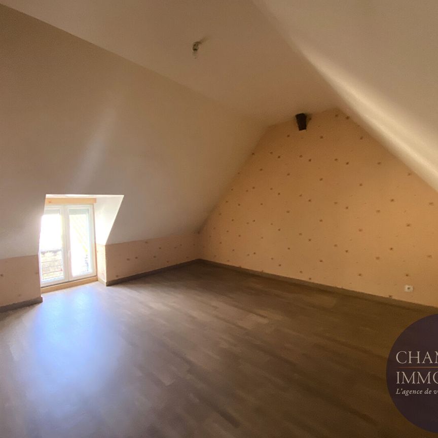 À louer - Maison de bourg de 88 m² située à Contres, proche des commerces - Photo 1