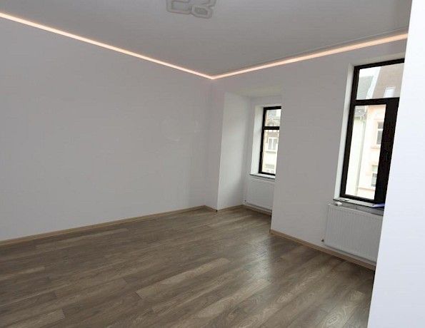 große helle 3 Zimmer Wohnung zentrale Lage mit Balkon - Foto 1
