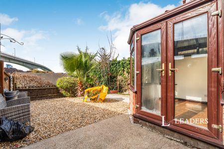 2 bedroom terraced to rent Laurel Close, Southampton SO19 - Photo 5