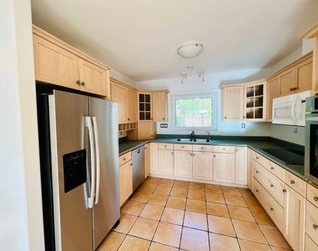 Private Lakefront detached home in Hammonds Plains - Photo 4