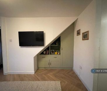 2 bedroom semi-detached house to rent - Photo 2