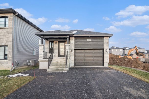 For Lease - 1208 Montblanc Crescent, Russell, Ontario - Photo 1