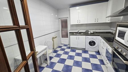 Piso de alquiler en Salamanca - Calle Marquesa de Almarza, San Esteban - San Cristóbal - Photo 2