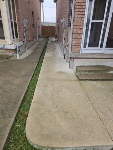 For Lease - 83 Cinrickbar Drive, Toronto, Ontario - Photo 4