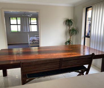 Woongarrah - Photo 1