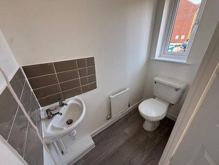 2 bedroom terraced house to rent - Photo 2