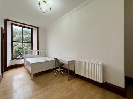 5 bedroom flat to rent - Photo 4