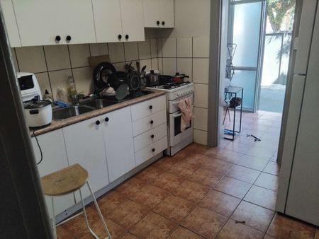 St Kilda East - Photo 4