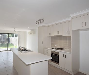 STYLISH TWO-BEDROOM RESIDENCE IN POPULAR ESTATE! - Photo 3