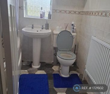 3 bedroom terraced house to rent - Photo 6