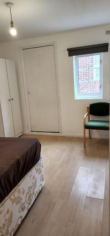 3 bedroom ground floor maisonette to rent - Photo 4