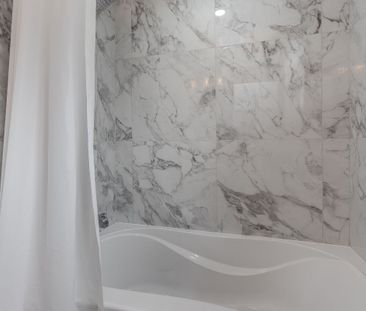 For Lease - 2458 Martin Court, Burlington, Ontario - Photo 2