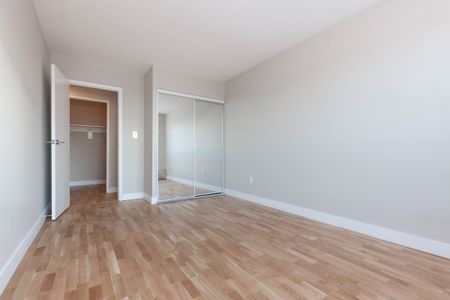 800 Richmond Street West - Photo 2