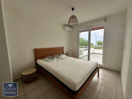 Location Appartement 3 pièces 71m² ST PAUL 97460 - Photo 3