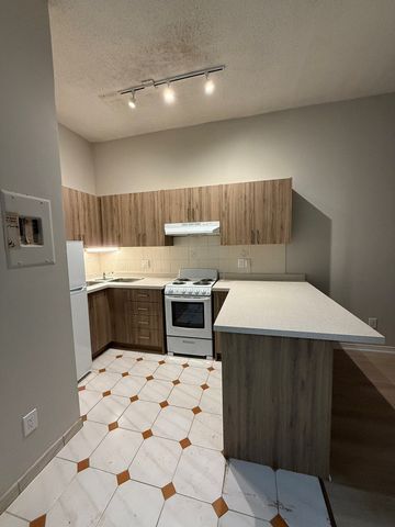 1-123 Wyndham St N - Photo 4