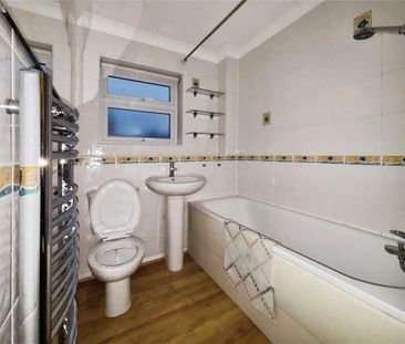 2 bedroom end of terrace house to rent - Photo 5