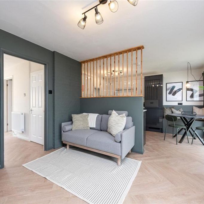 4 bedroom semi-detached house to rent - Photo 1