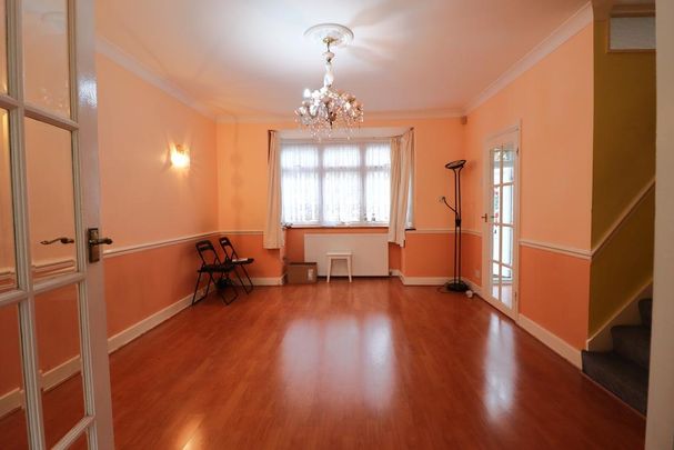 3 bedroom end of terrace house to rent - Photo 1