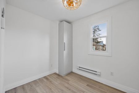 For Lease - 338 Old Mosley Street Unit# Unit 1, Wasaga Beach, Ontario - Photo 3