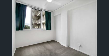 Bright 2-Bedroom Apartment with Parking in the Heart of Glebe - Photo 5