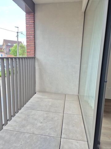 Appartement met 1 slaapkamer en terras. - Photo 4