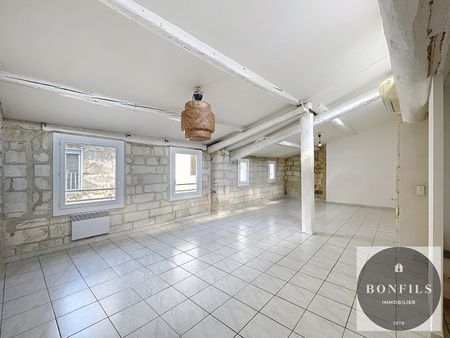 A LOUER AVIGNON INTRA MUROS ( 84000 ) : Appartement Avignon 3 pièces - 82m2 - climatisé - dernier étage !, - Photo 4