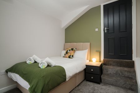 Distinctive 6-Bedroom House Share in Aigburth - Photo 2