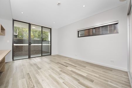 Luxury Studio Apartment - Photo 3