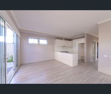 2/326 Rockingham Road, Spearwood, WA 6163 - Photo 4