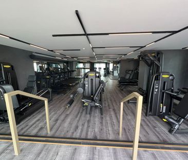 2 Bed Flat, Elizabeth Tower At Crown Street, M15 - Photo 1