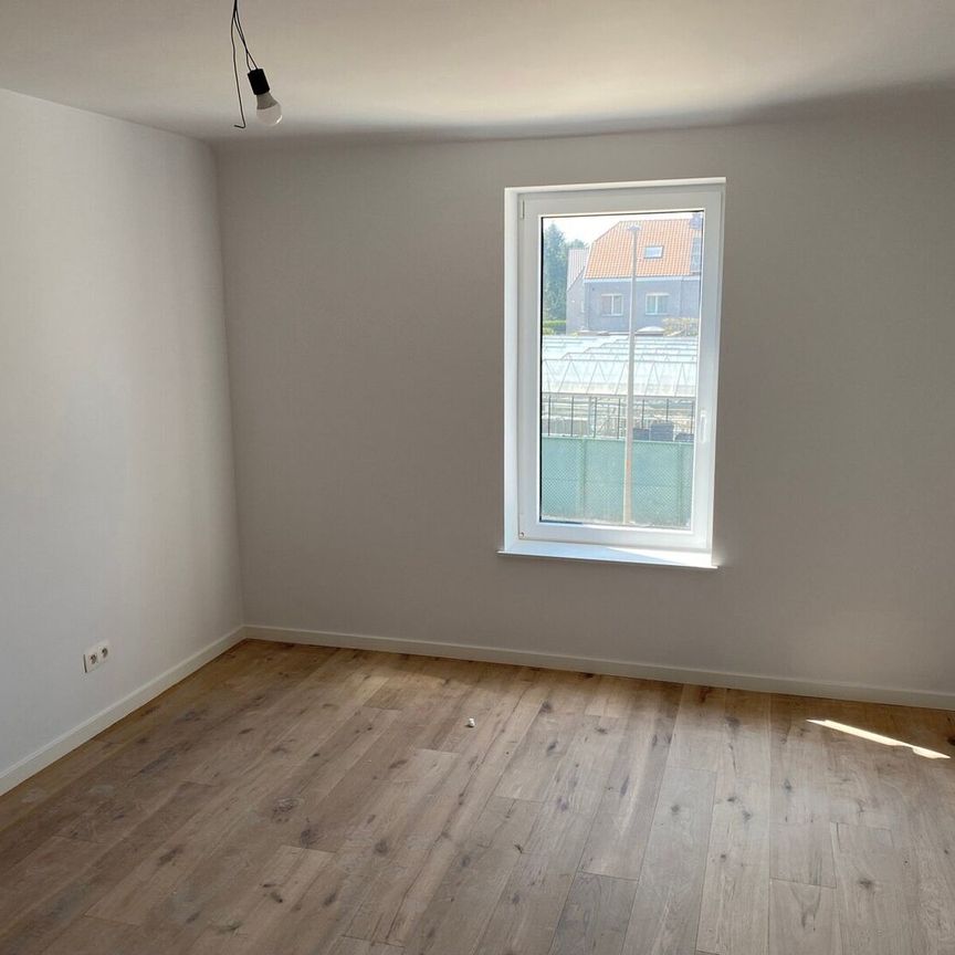 NIEUWBOUW, prachtig afgewerkte woning met terras en tuin, ideaal gelegen in een rustige kindvriendelijke straat op wandelafstand van het centrum van Sterrebeek en op 2km van de Duitse school. - Photo 1