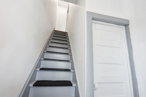 For Lease - 113 Fairmont Avenue, West Centre Town, Ontario - Photo 1