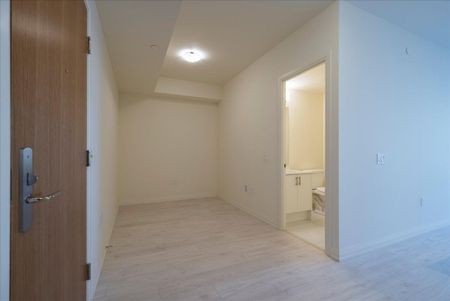 For Lease - 8960 Jane Street Unit# 411, Vaughan, Ontario - Photo 3