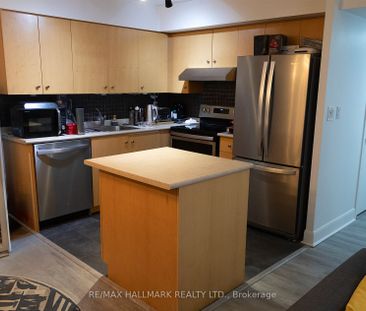 Condo Townhouse For Lease | C8127410 - Photo 6