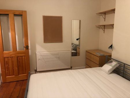 4 Bed Student Accommodation - Photo 4