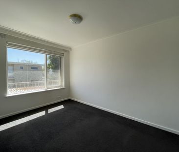 Glorious on Grange - 1st Floor Apartment - Photo 2