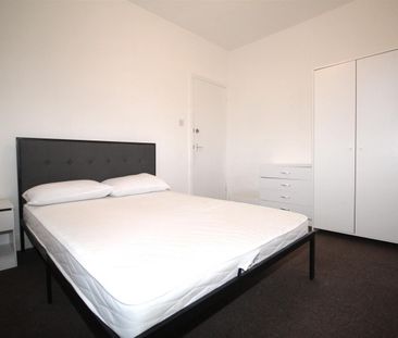 1 Bedroom Room to Rent To Let - Photo 2