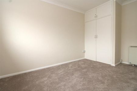 2 bedroom maisonette to rent - Photo 4