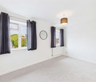 Fleet Road, Fleet, Hampshire, GU51 - Photo 3