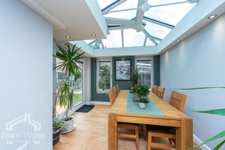 3 bedroom detached house to rent - Photo 4