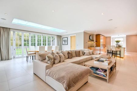 5 bedroom detached house to rent - Photo 4