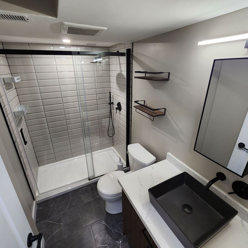 For Lease - 435 Hansen Road Unit# Lower, Brampton, Ontario - Photo 1