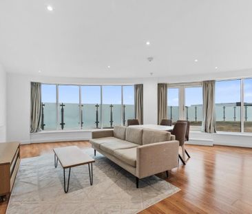 2 bedroom penthouse to rent - Photo 2