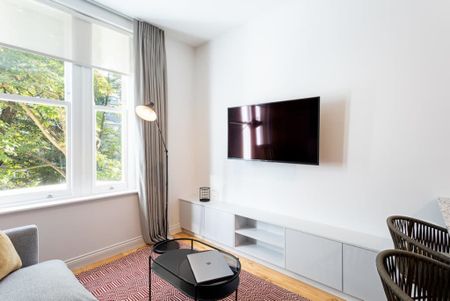 Flat 6, 25 Coleherne Road, London - Photo 2