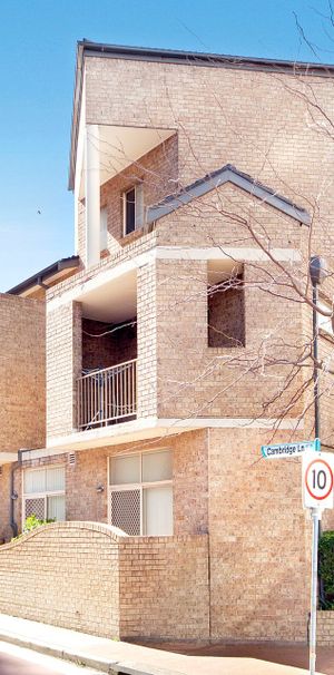 Loft-Style Apartment in Convenient Location &ast;&ast; Available 10&sol;05&sol;25 &ast;&ast; - Photo 1