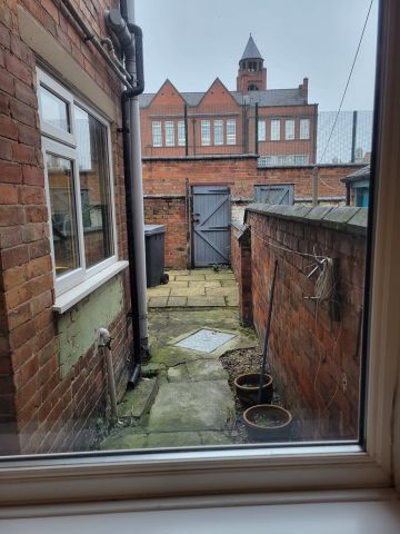 2 Bed Terraced House, Lorne Road, LE2 - Photo 2